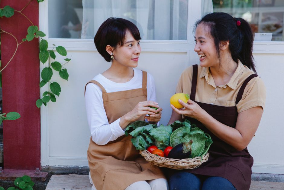 A conversation about fruit and vegetables.