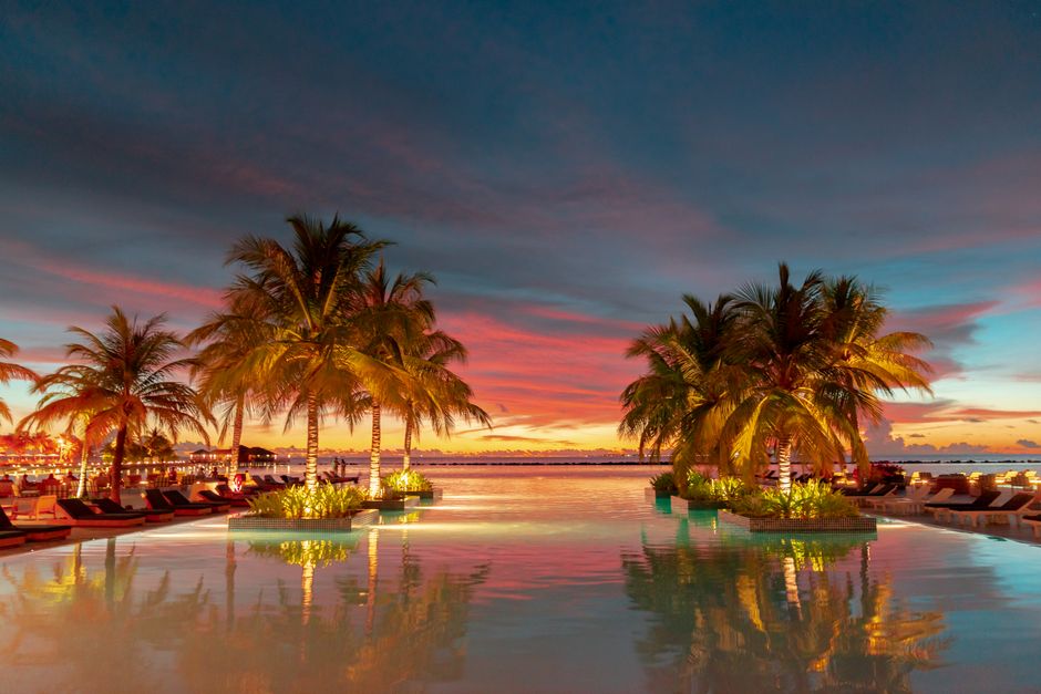 luxury travel scene