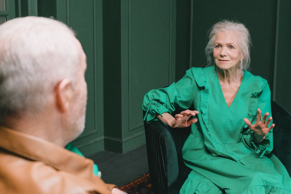 Un dialogue entre Théo et Mme Dupuis.
