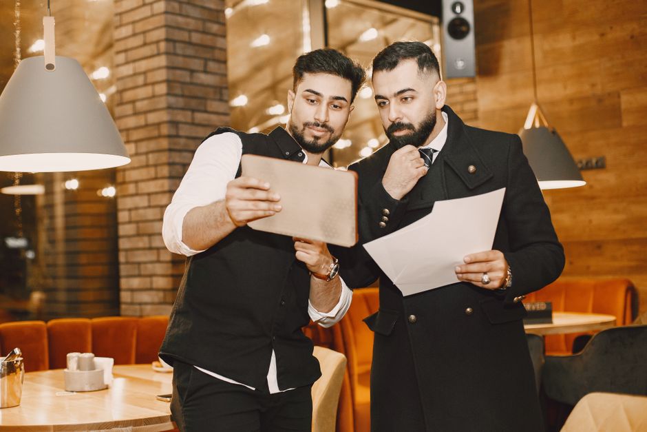 A conversation about restaurant reviews.