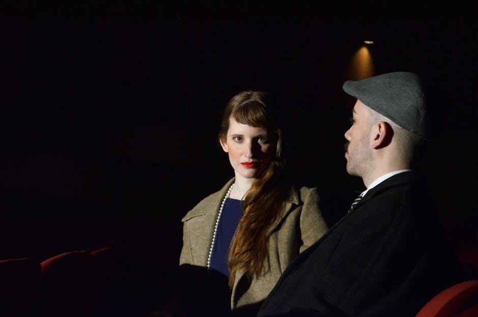 Dialogue entre Lauren et le greffier.