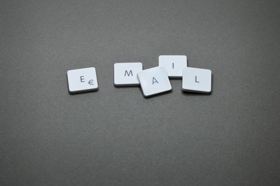 A conversation about writing a simple email.