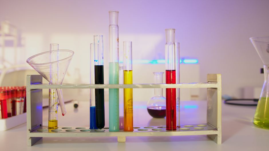 dans un laboratoire