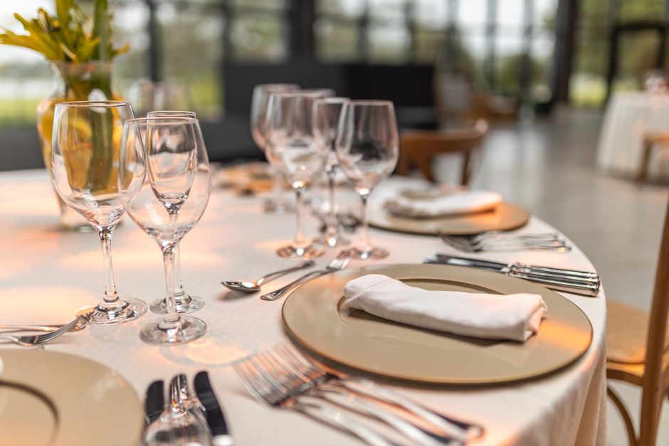 J'aimerais réserver une table pour vendredi soir.