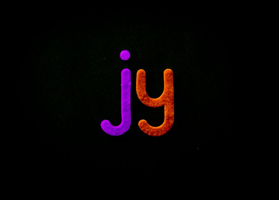 J